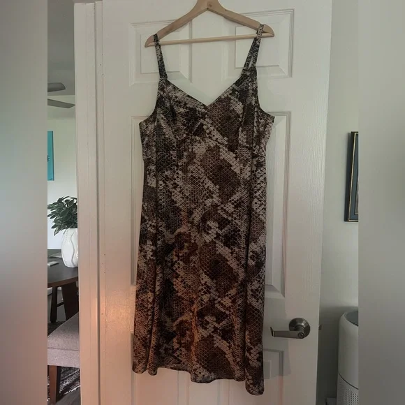 Torrid Snake Print Midi Dress 🐍 - Picture 2 of 9